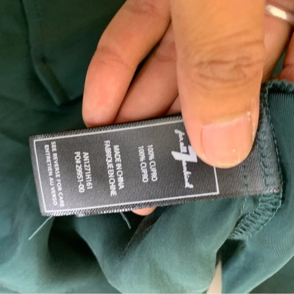 7 For All Mankind Green Satiny Cold Shoulder Ruffle Button Front Blouse Size XS - Picture 12 of 12